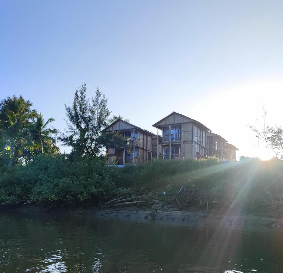 Chivarin Resorts Mālvan Exterior foto